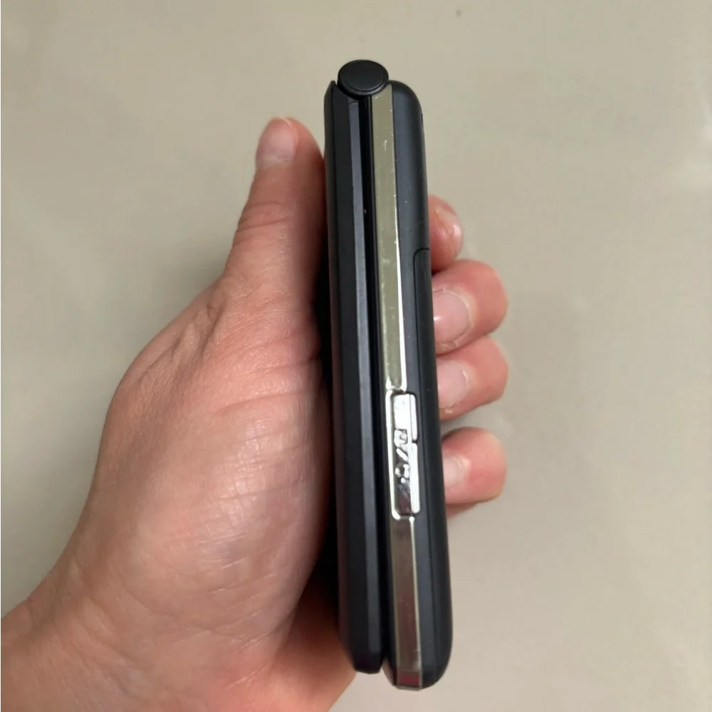 LG KF300 Mobile Phone Untested Vintage Retro Black
